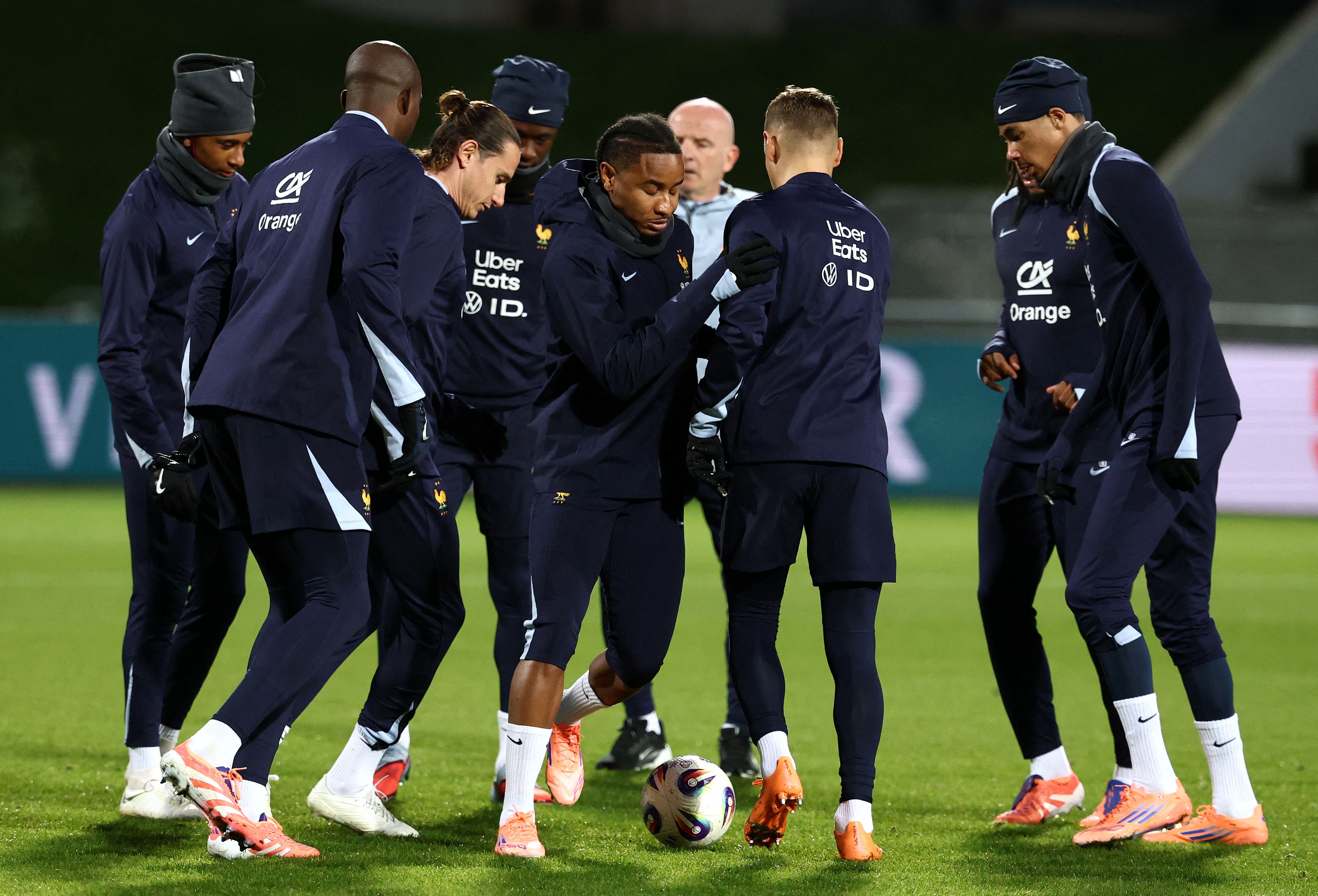 球天下体育- 刚刚！武汉三镇调整名单备战NBA季后赛C罗在法国队比赛中精彩发挥，窗口期曼城迎来里程碑