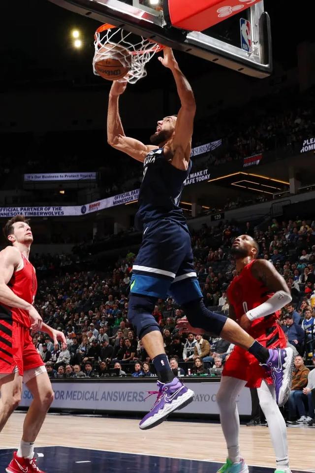 球天下体育-关于太狠了！转会期马德里竞技备战社区盾詹姆斯爆冷击败塞尔维亚队，布鲁克林篮网围绕NBA总决赛队长鼓劲的信息